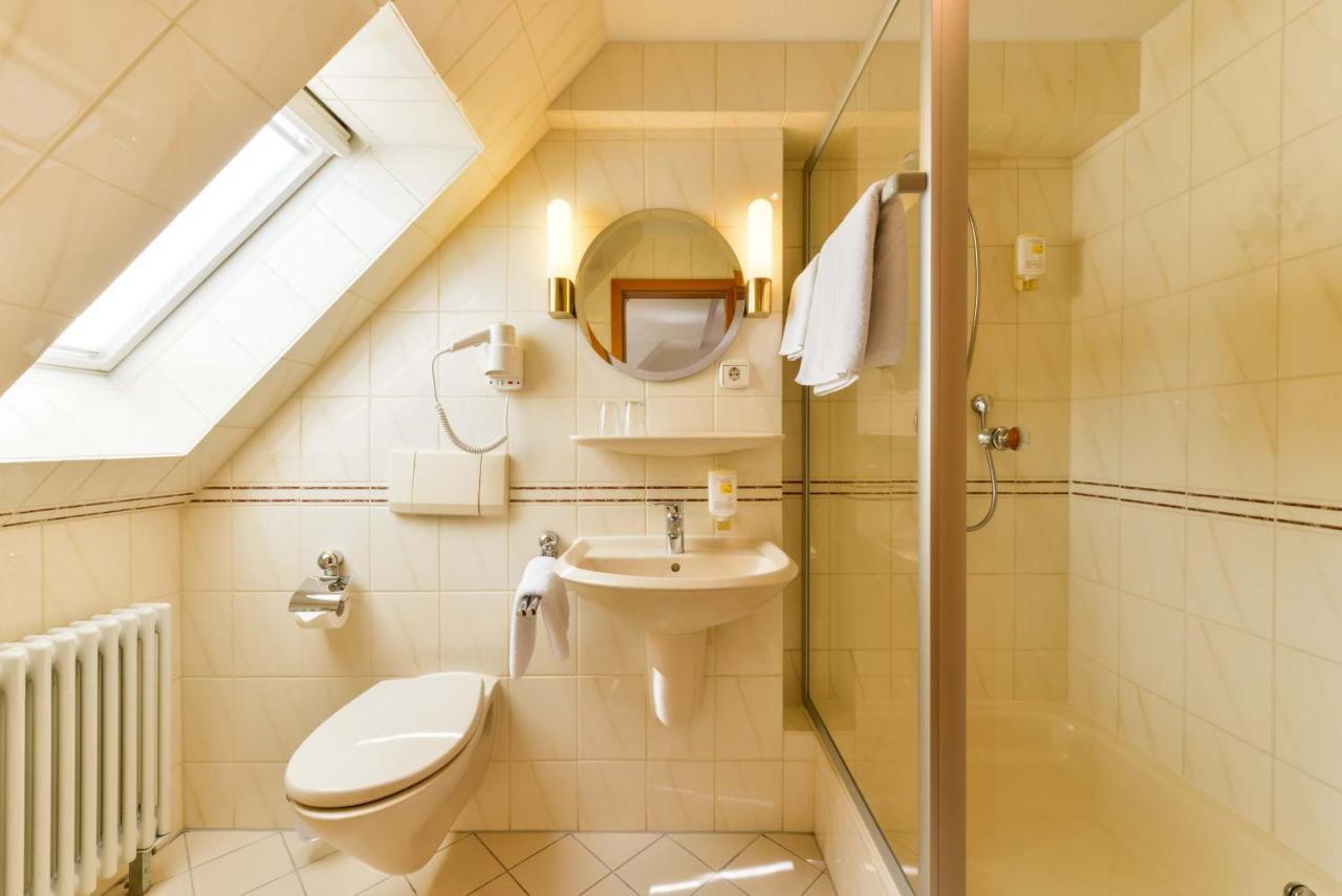 Jauch'S Loewen Hotel-Restaurant Neuershausen エクステリア 写真